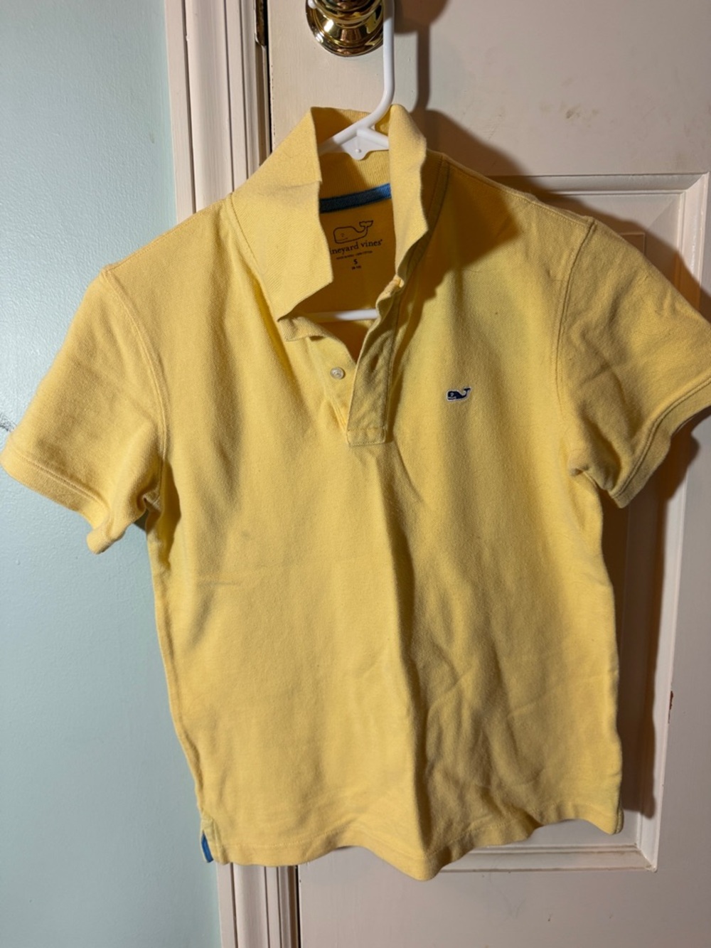 Vineyard Vines boys Yellow Polo with Whale Logo size small)8-10)